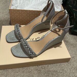 Badgley Mischka- Peggy - silver wedge size 10